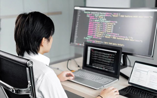 曲靖 api php源码,下载的php源码怎么运行呢？